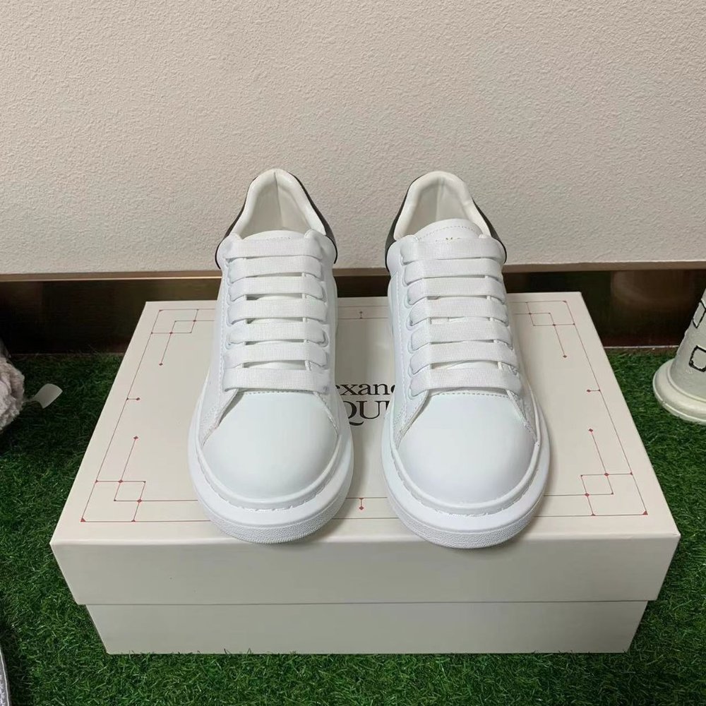 Alexander McQueen Black Tail white Women's Shoes